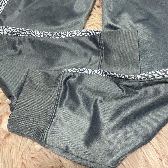 Air Jordon Boys Pants - Picture 3 of 3